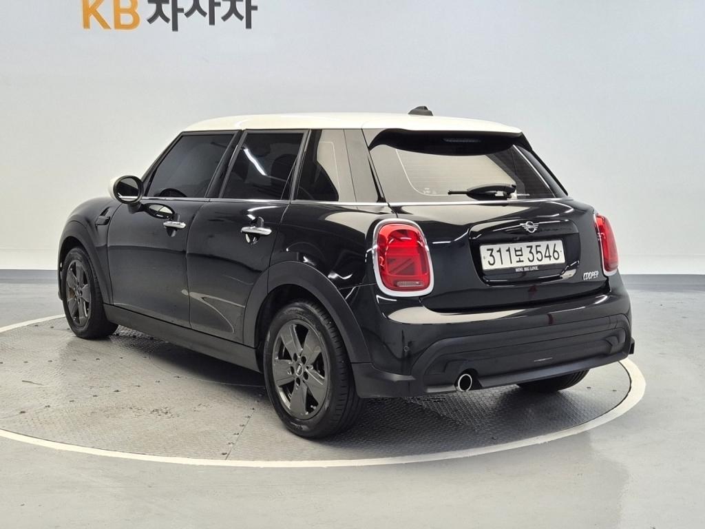 2023 MINI COOPER 5 Door 1.5 classic