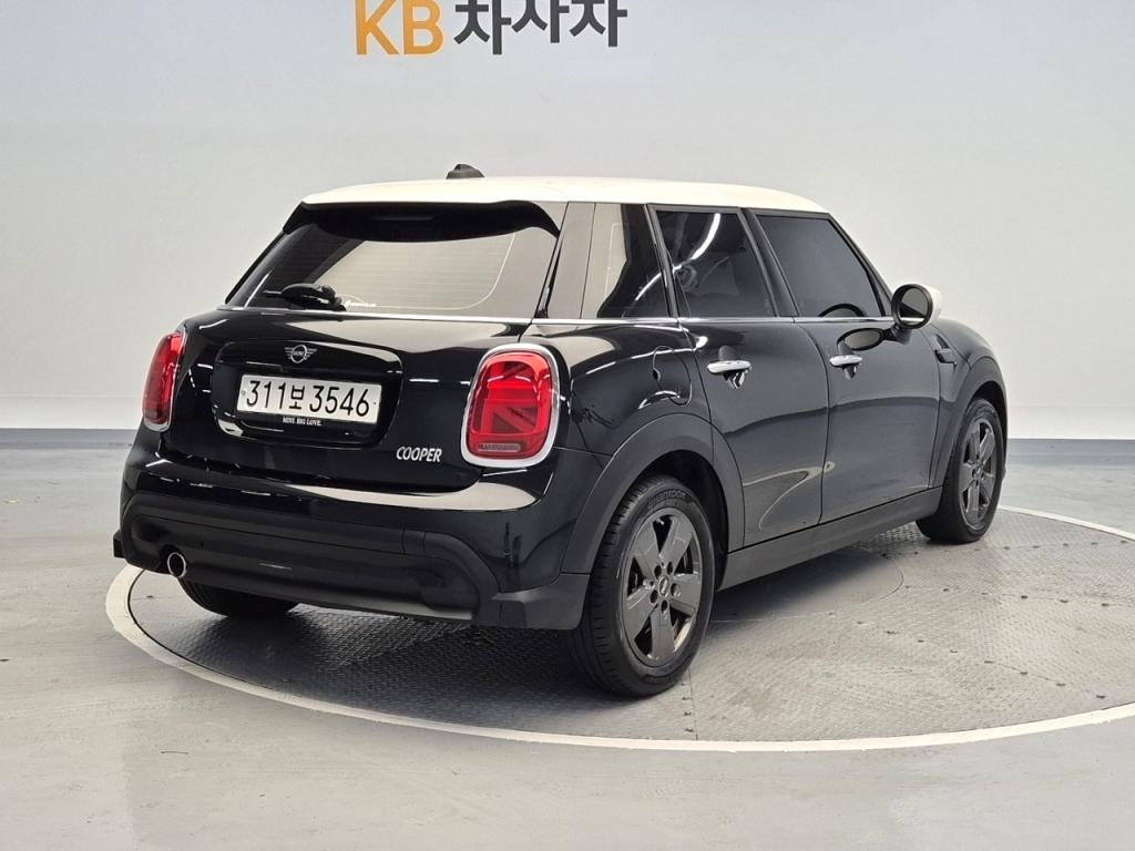 2023 MINI COOPER 5 Door 1.5 classic