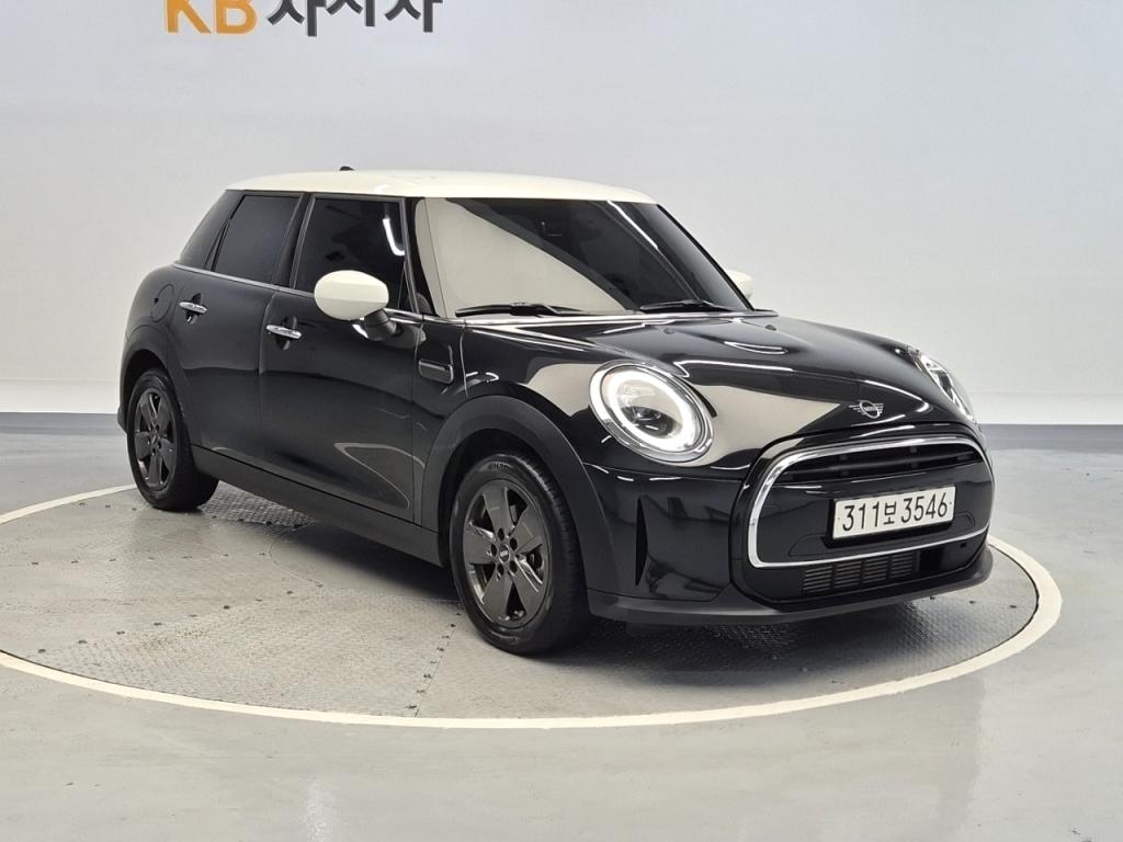 2023 MINI COOPER 5 Door 1.5 classic