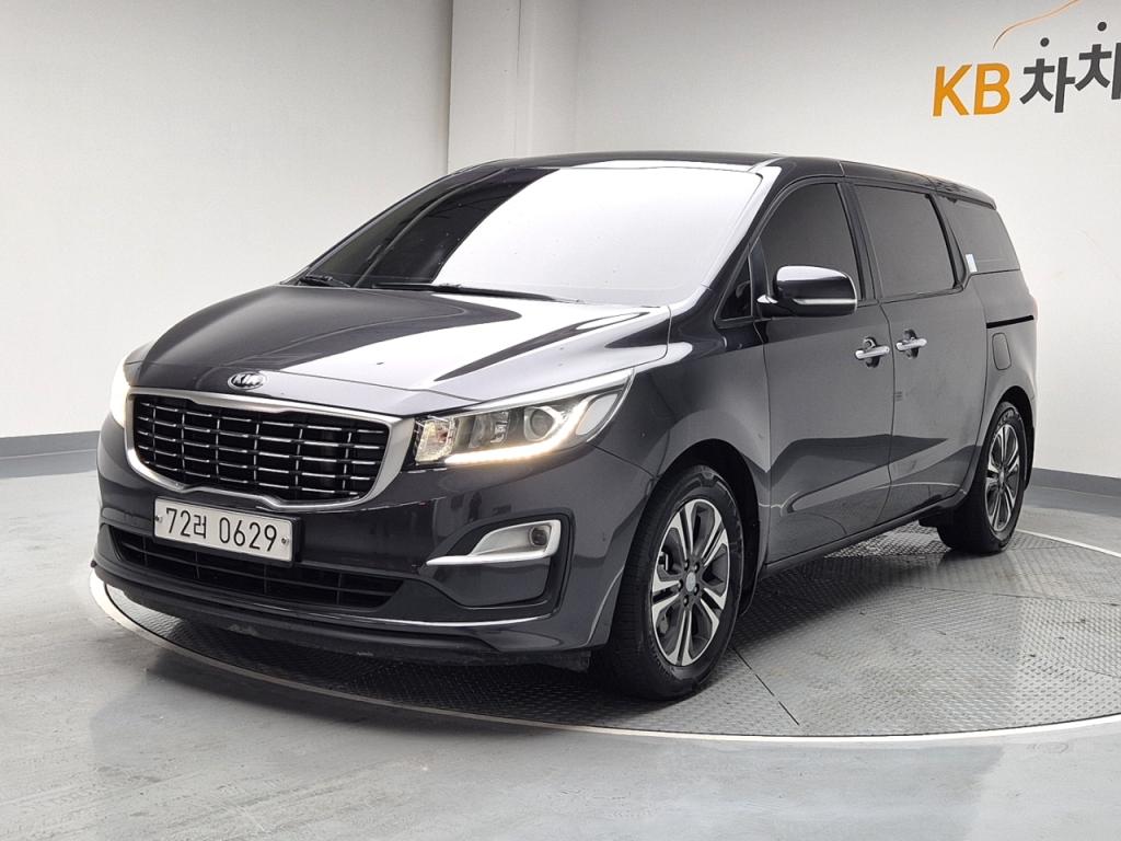 2019 KIA THE NEW CARNIVAL 11 -seater diesel Deluxe