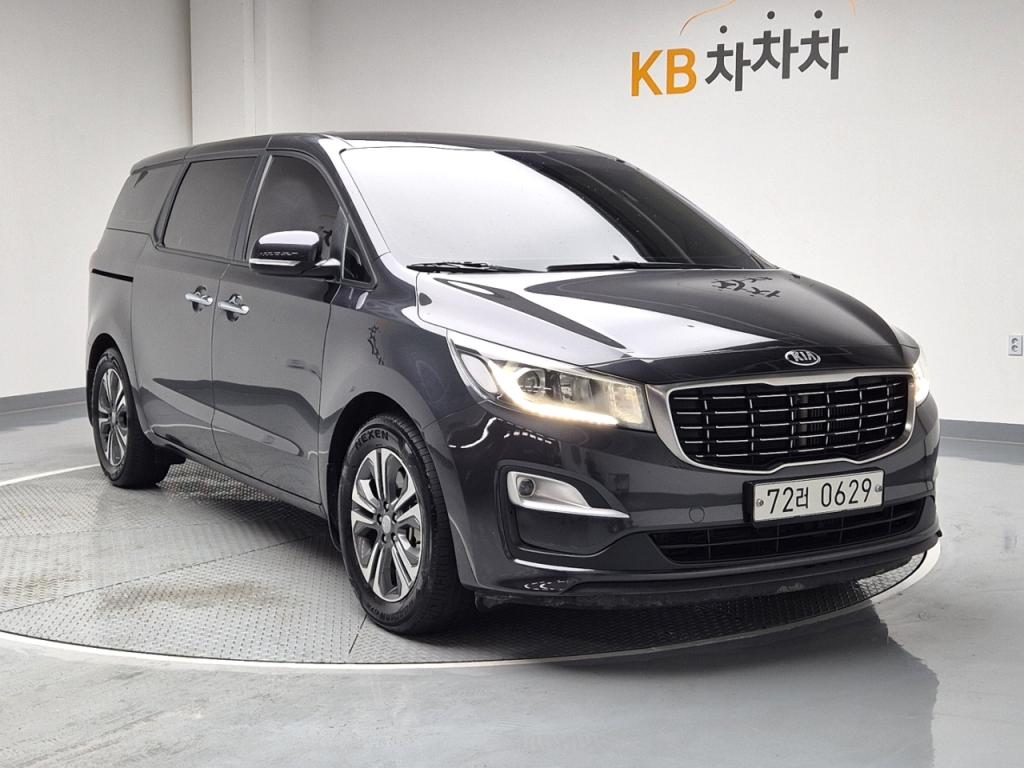 2019 KIA THE NEW CARNIVAL 11 -seater diesel Deluxe