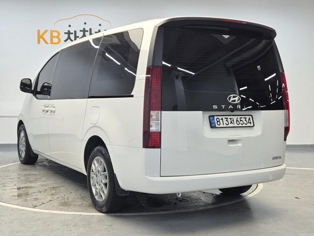 2022 HYUNDAI STARIA 2.2 Diesel Cargo 3 seater Modern