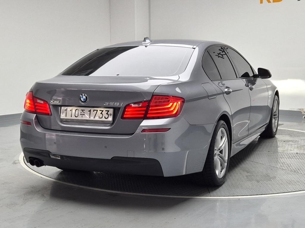 2016 BMW 5 SERIES (6Gen) 528i xDrive M Aero Danimic Pro
