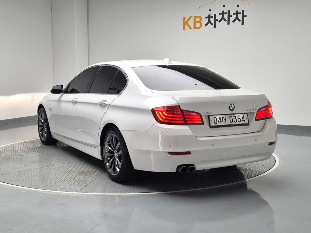 2016 BMW 5 SERIES (6Gen) 528i xDrive