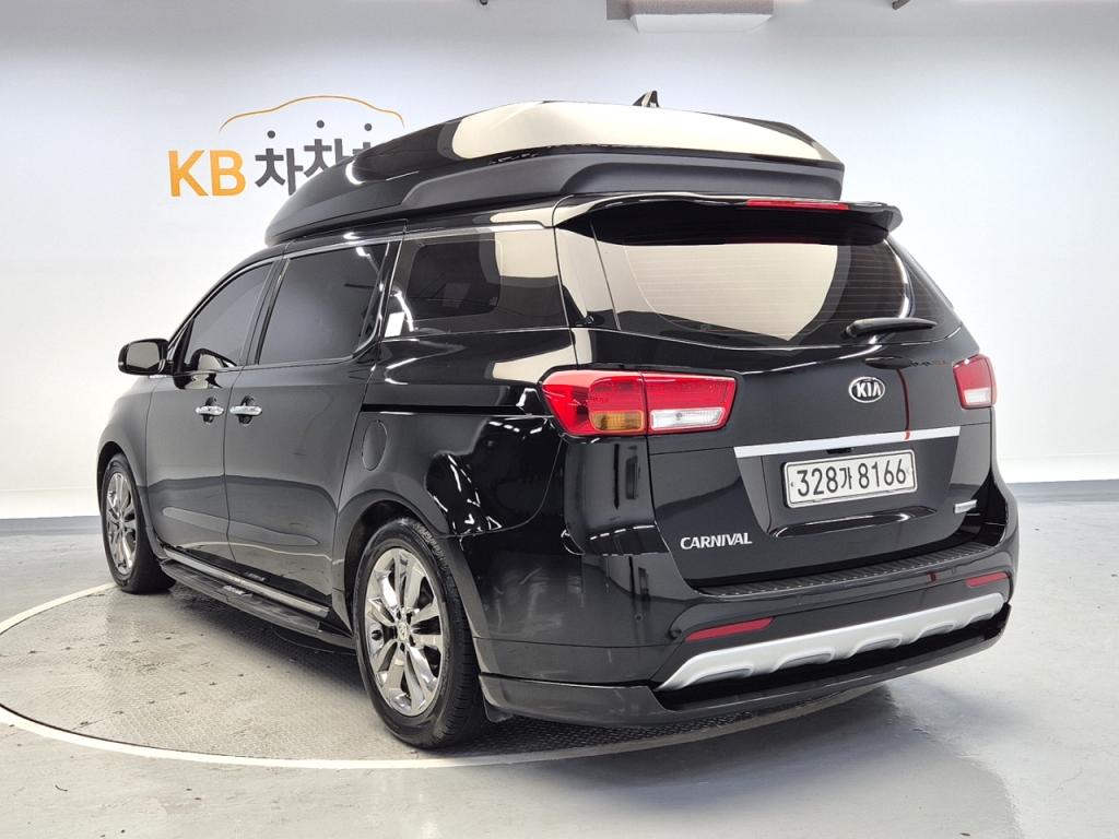 2017 KIA ALL NEW CARNIVAL High Limousine Diesel 9 -person prestige