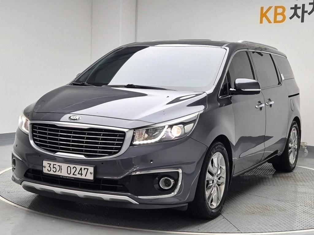 2017 KIA ALL NEW CARNIVAL 9 -seater diesel nobless