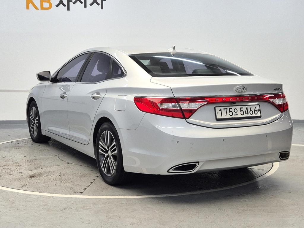 2013 HYUNDAI GRANDEUR HG LPI Taxi model type