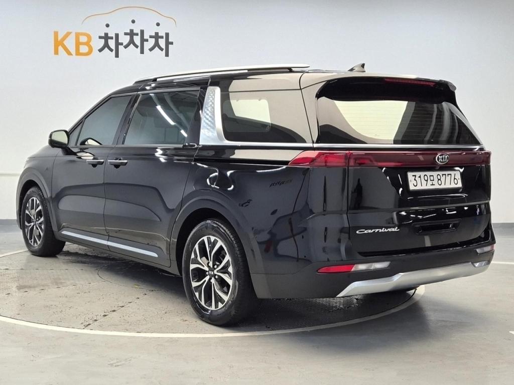2021 KIA CARNIVAL (KA4) 9 -seater diesel nobless