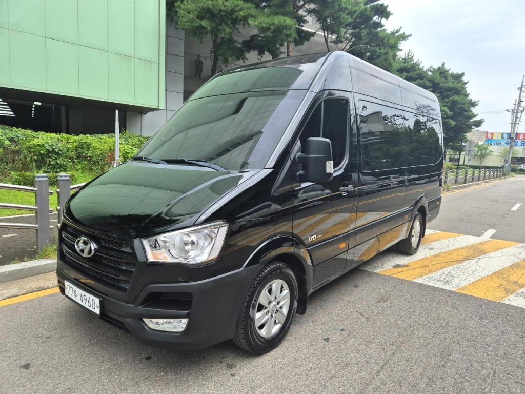 2018 HYUNDAI SOLATI 16 -seater Deluxe