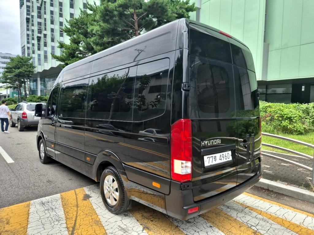 2018 HYUNDAI SOLATI 16 -seater Deluxe