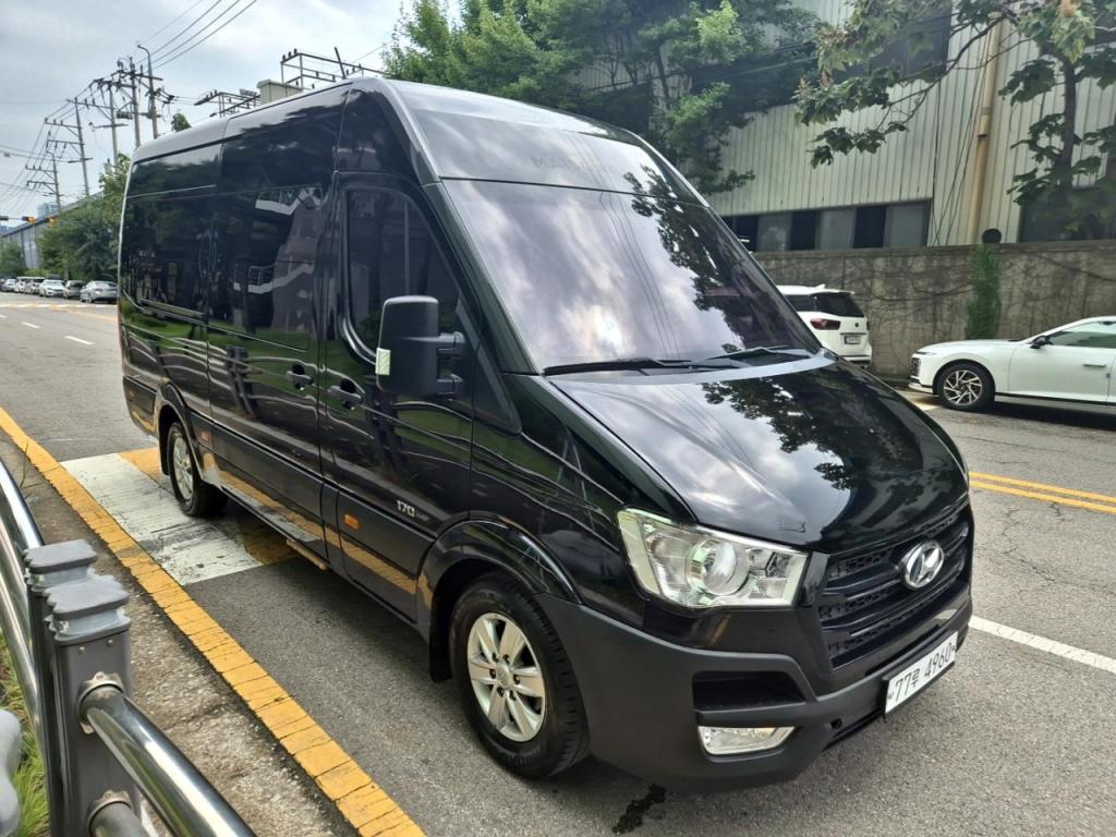 2018 HYUNDAI SOLATI 16 -seater Deluxe
