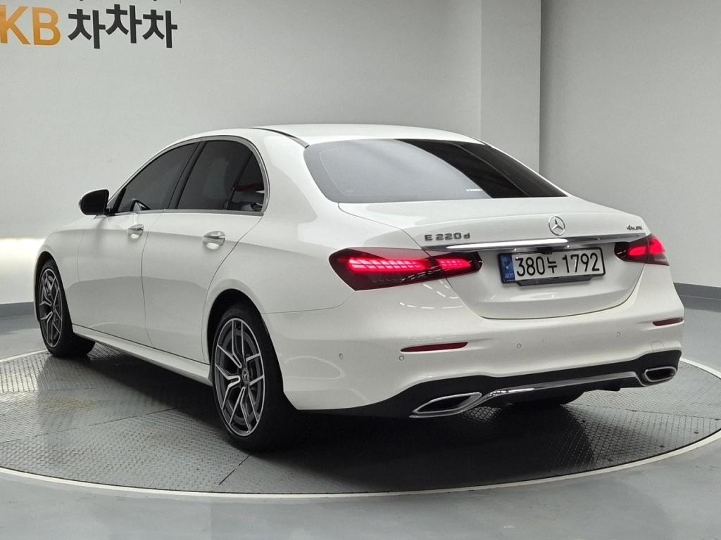 2021 BENZ E CLASS (5Gen) E220d 4matic AMG line