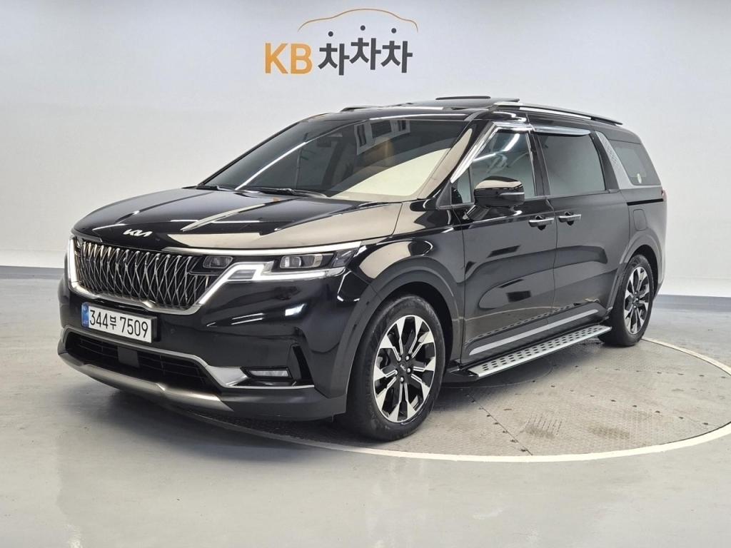 2023 KIA CARNIVAL (KA4) 9 -seater diesel signature