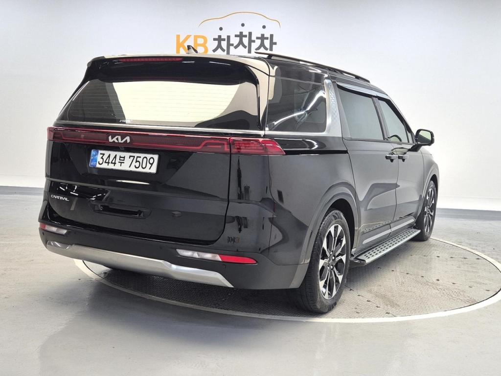 2023 KIA CARNIVAL (KA4) 9 -seater diesel signature