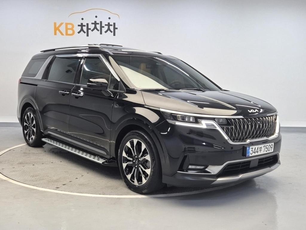 2023 KIA CARNIVAL (KA4) 9 -seater diesel signature