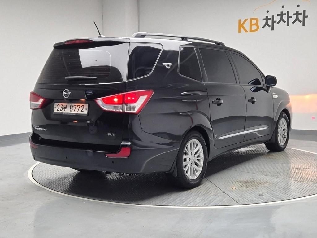 2014 SSANGYONG KORANDO TURISMO 2.0 4WD 9 -seater RT