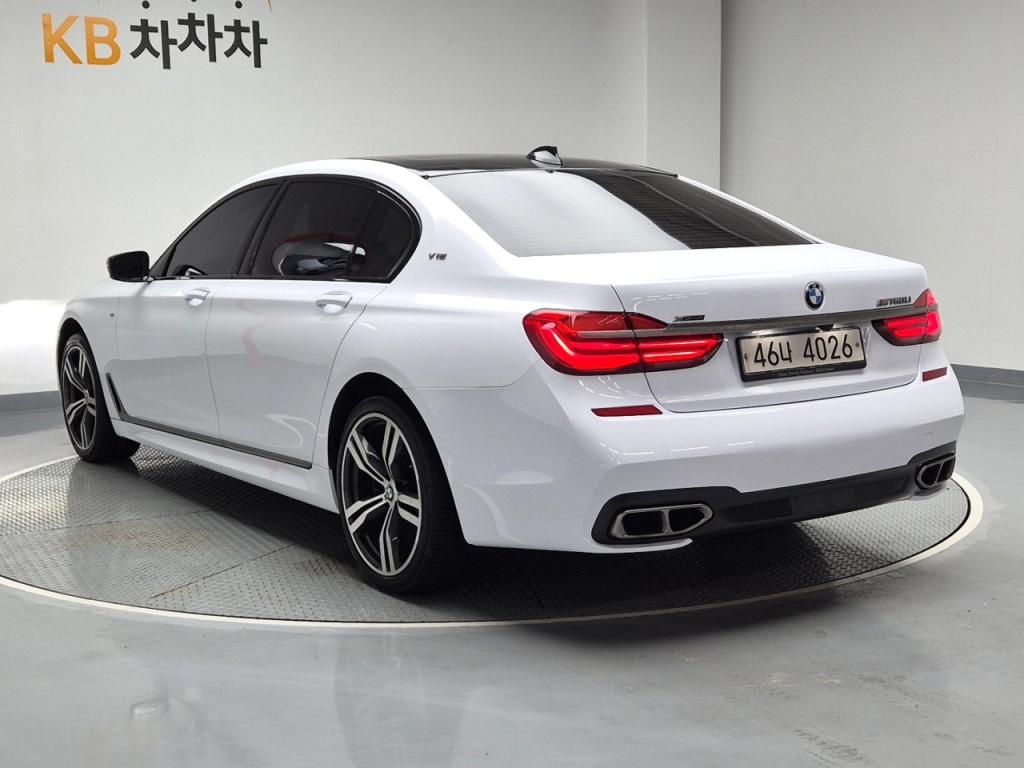 2017 BMW 7 SERIES (6Gen) M760li xDrive