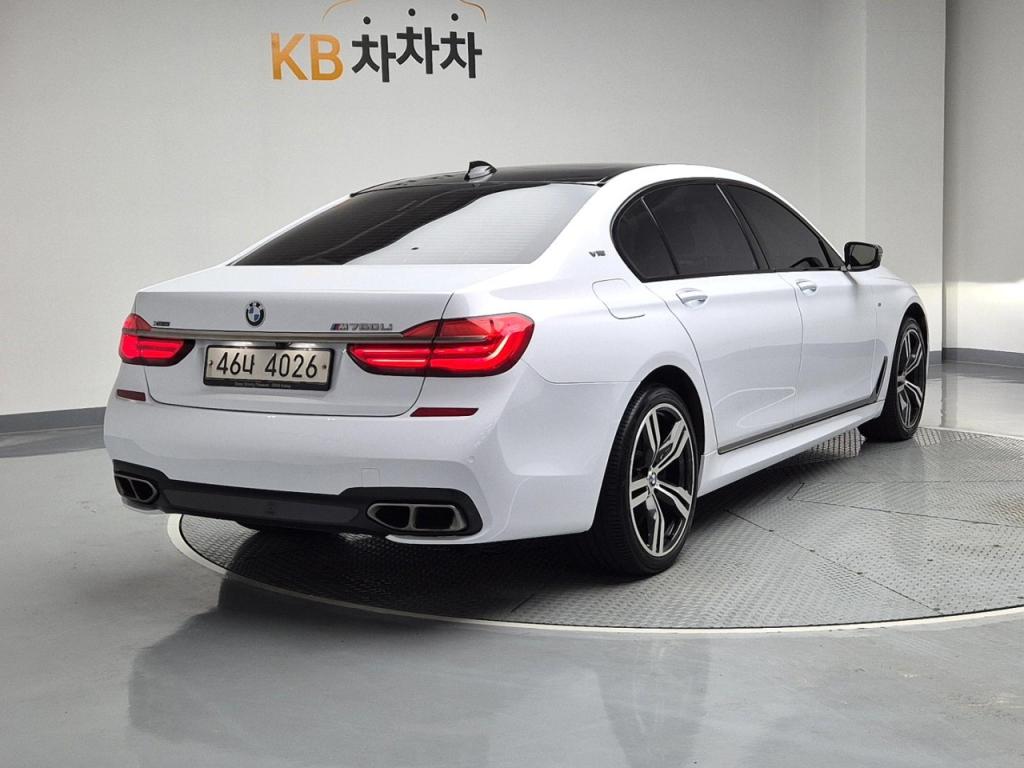 2017 BMW 7 SERIES (6Gen) M760li xDrive