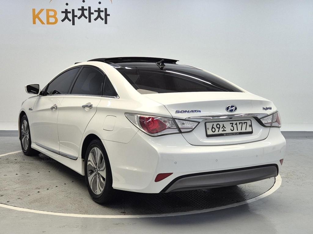 2014 HYUNDAI YF SONATA HYBRID Modern