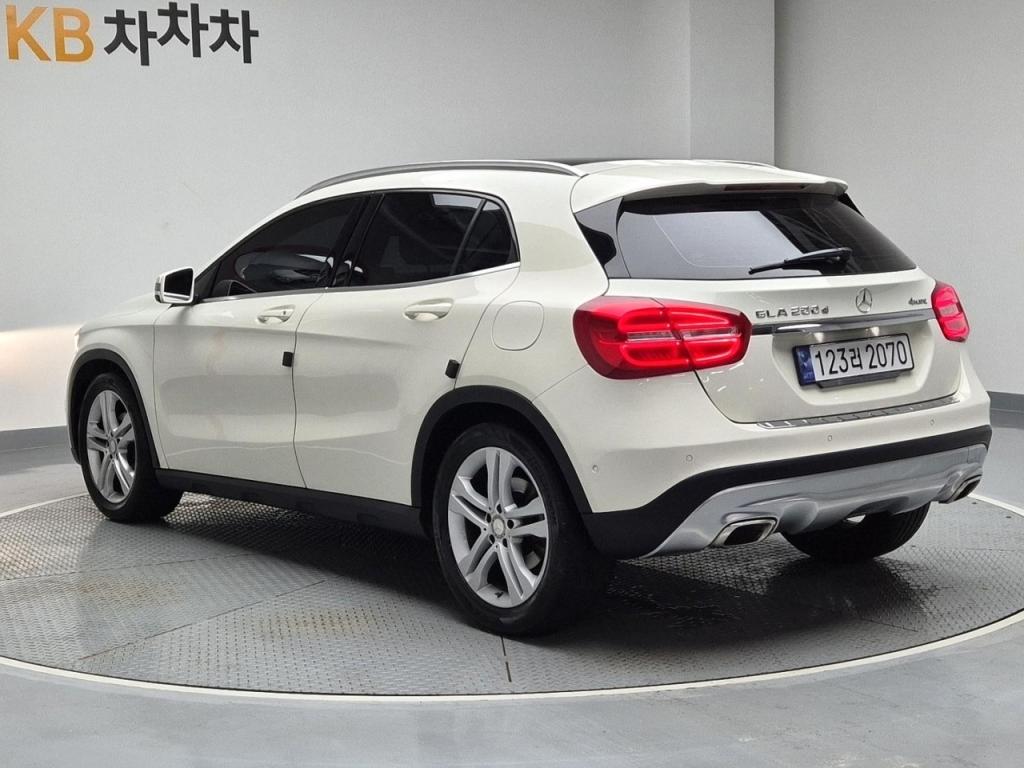 2016 BENZ GLA CLASS GLA 200 d 4matic