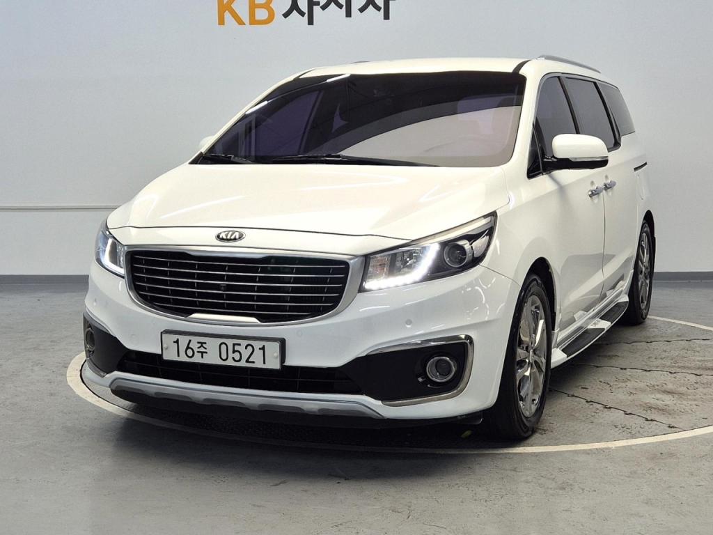 2017 KIA ALL NEW CARNIVAL 9 -seater diesel nobless