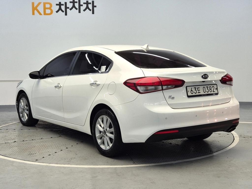 2017 KIA THE NEW K3 1.6 GDI Trendy style