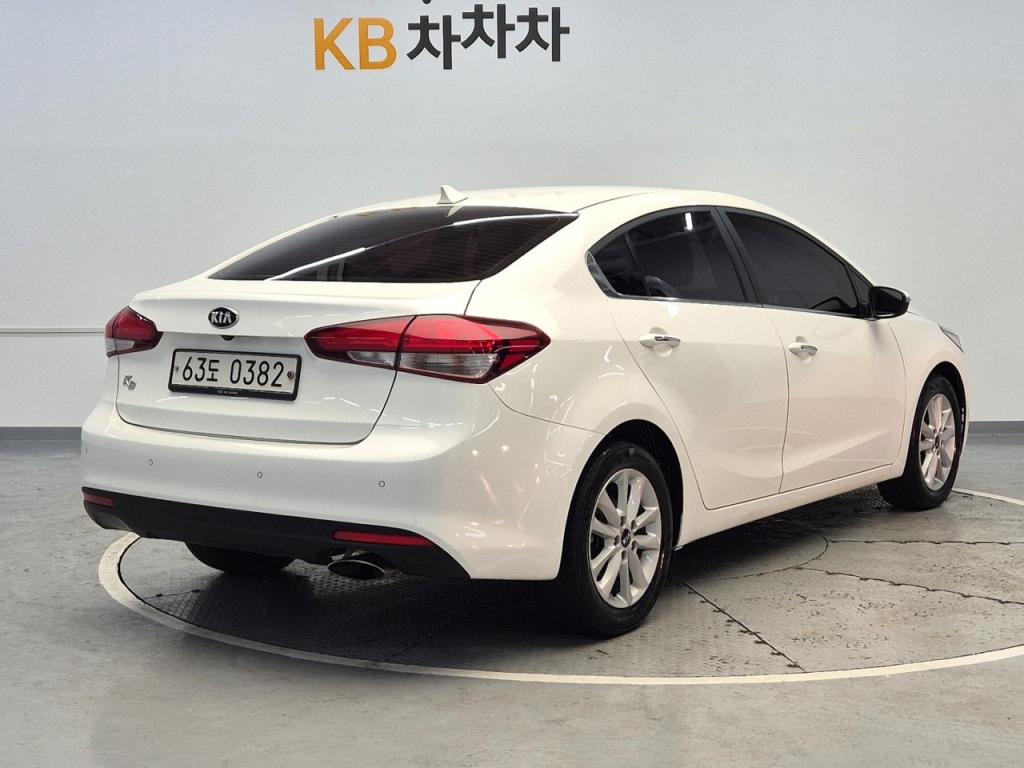 2017 KIA THE NEW K3 1.6 GDI Trendy style