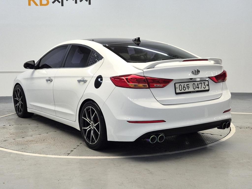 2017 HYUNDAI AVANTE AD 1.6 GDI premium