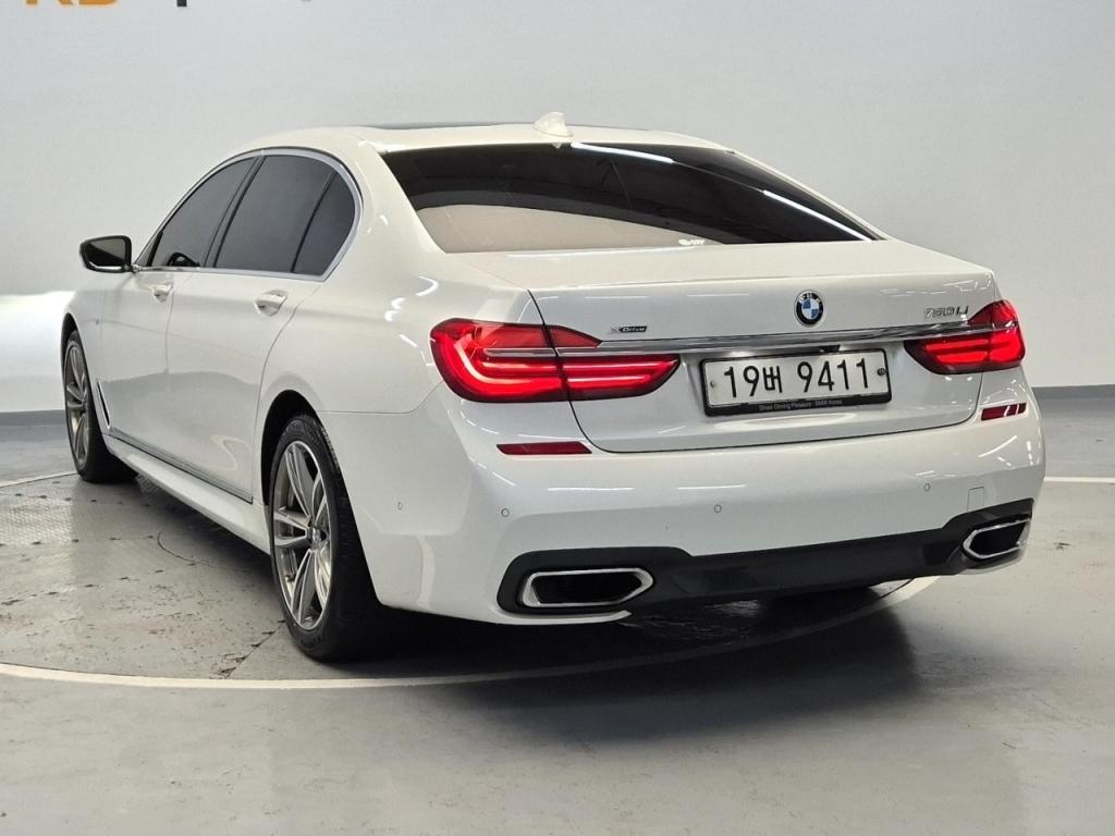 2017 BMW 7 SERIES (6Gen) 740Li xDrive M Sports Pack
