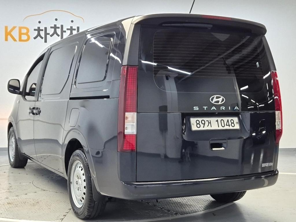 2022 HYUNDAI STARIA 2.2 Diesel Cargo 3 seater smart
