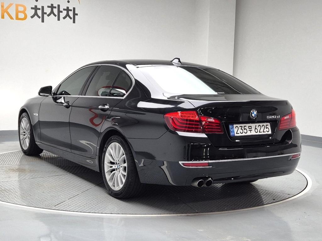 2016 BMW 5 SERIES (6Gen) 520d Luxury Line Plus