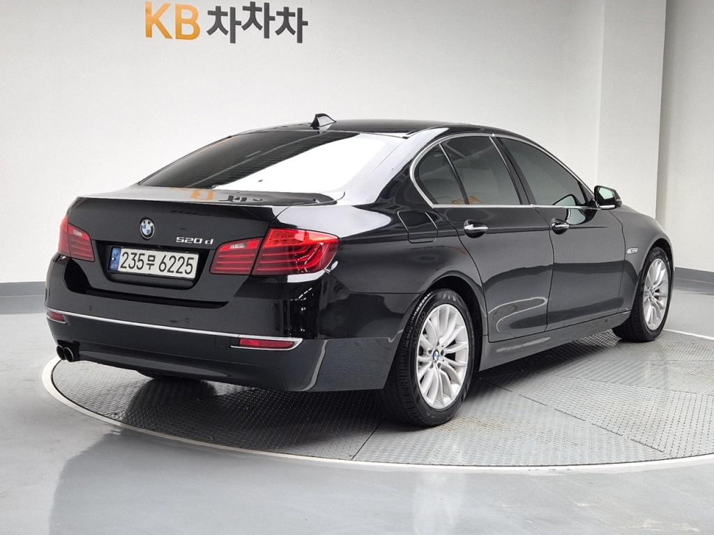 2016 BMW 5 SERIES (6Gen) 520d Luxury Line Plus