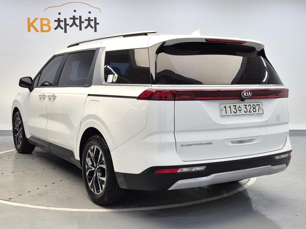 2021 KIA CARNIVAL (KA4) 9 -seater diesel Prestige