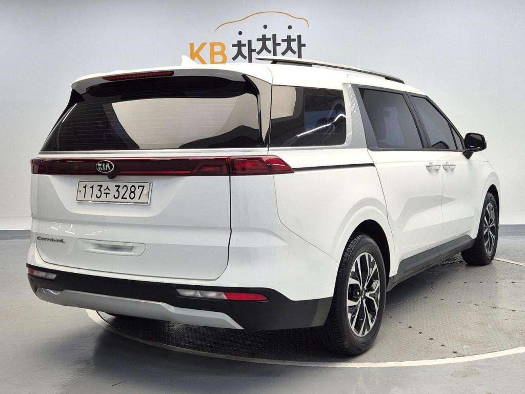 2021 KIA CARNIVAL (KA4) 9 -seater diesel Prestige
