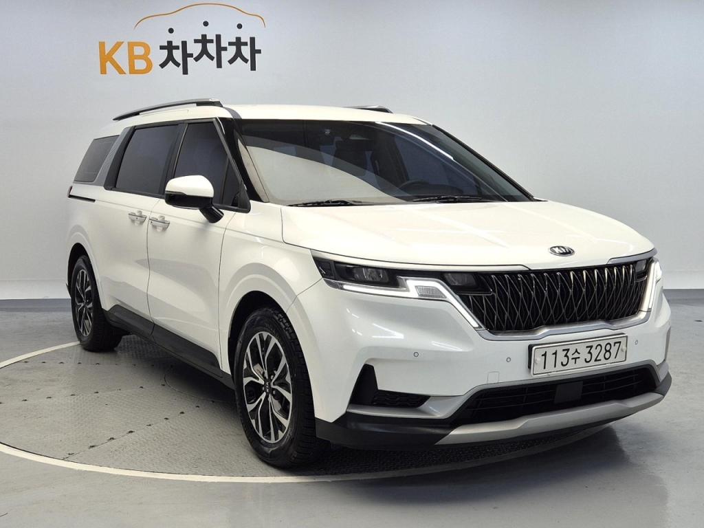 2021 KIA CARNIVAL (KA4) 9 -seater diesel Prestige