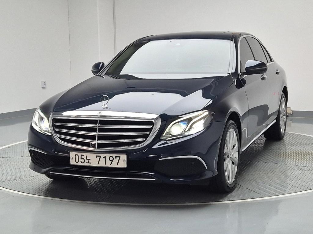 2018 BENZ E CLASS (5Gen) E300 4matic Exclusive Standard