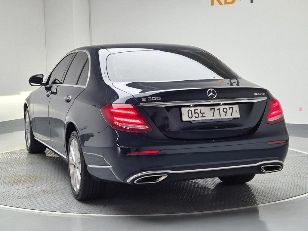 2018 BENZ E CLASS (5Gen) E300 4matic Exclusive Standard