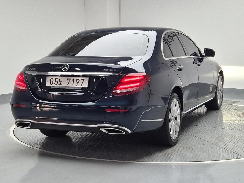 2018 BENZ E CLASS (5Gen) E300 4matic Exclusive Standard