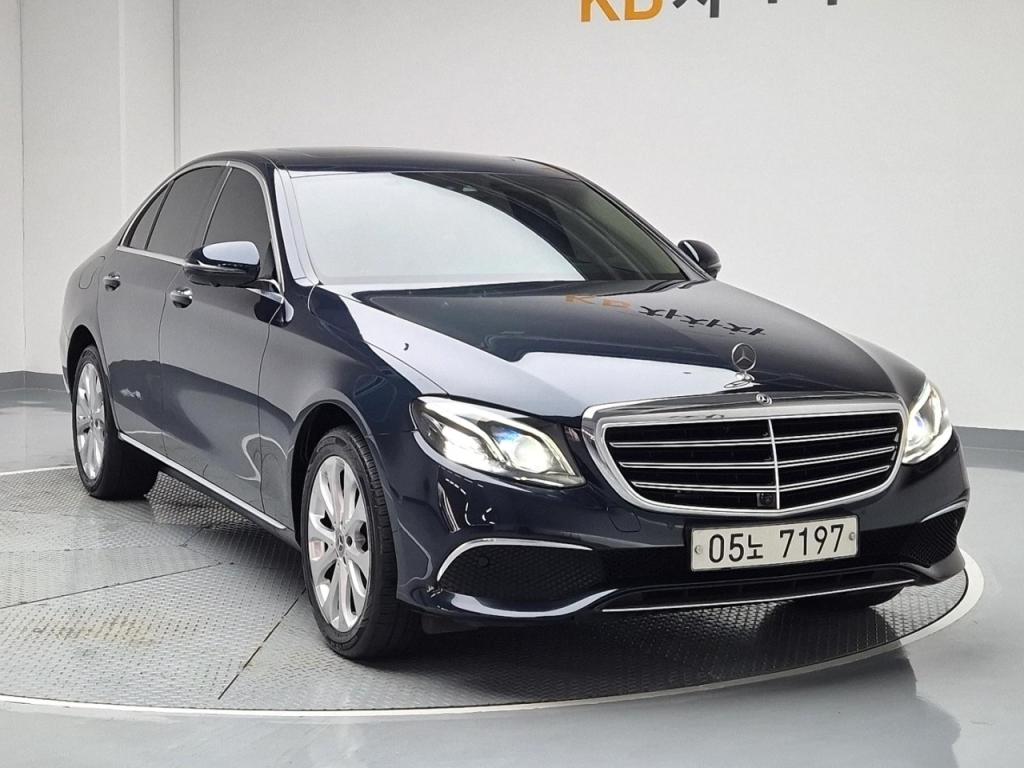 2018 BENZ E CLASS (5Gen) E300 4matic Exclusive Standard
