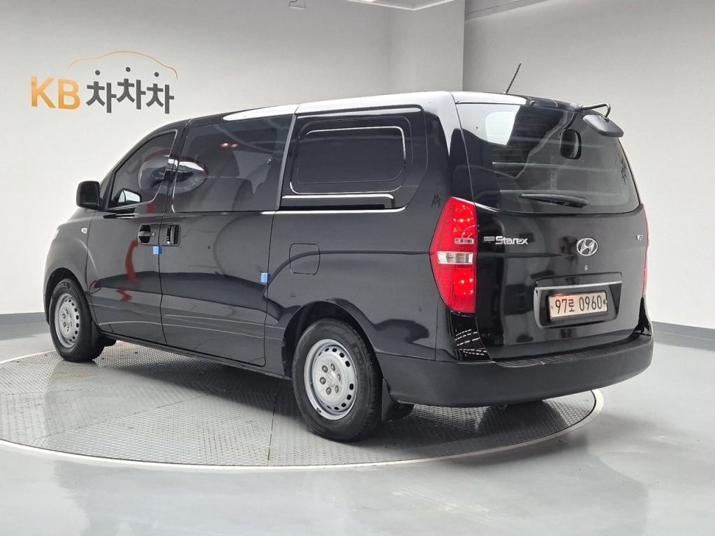 2021 HYUNDAI THE NEW GRAND STAREX 5 -seater diesel van style