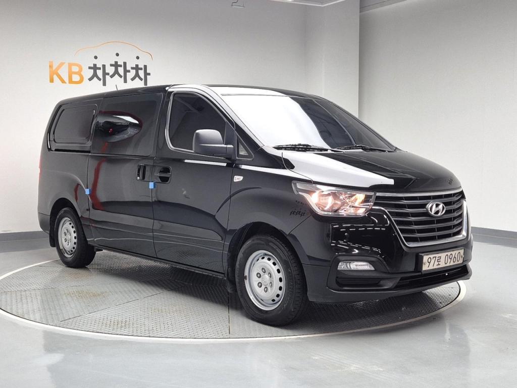 2021 HYUNDAI THE NEW GRAND STAREX 5 -seater diesel van style