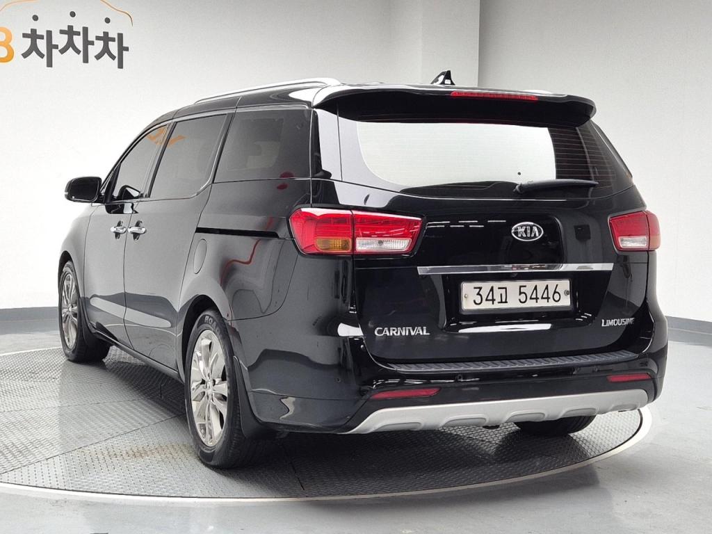 2016 KIA ALL NEW CARNIVAL 7 -seater limousine diesel President