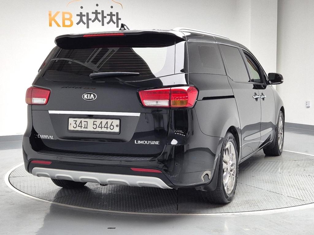 2016 KIA ALL NEW CARNIVAL 7 -seater limousine diesel President