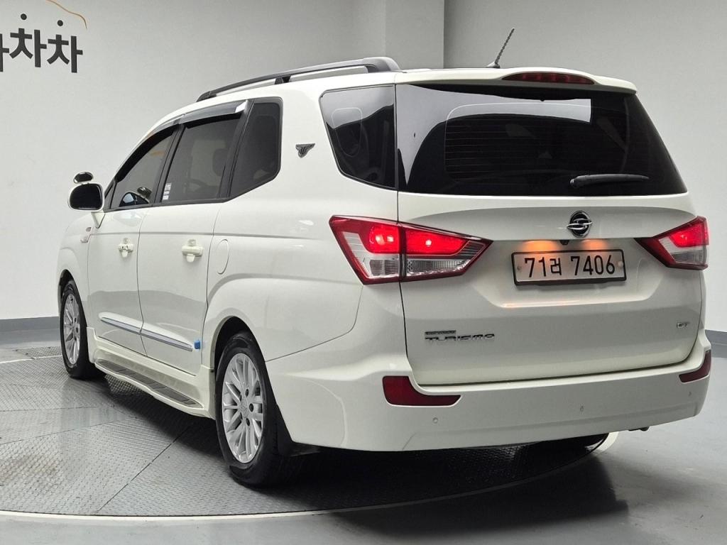 2014 SSANGYONG KORANDO TURISMO 2.0 4WD 11 -seater Gt