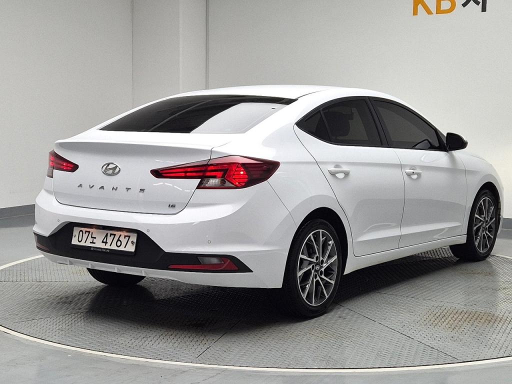 2019 HYUNDAI THE NEW AVANTE AD 1.6 gasoline style