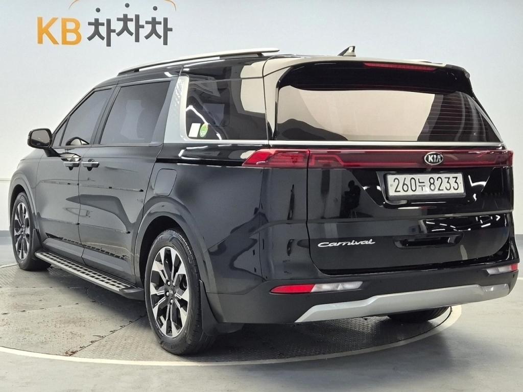 2021 KIA CARNIVAL (KA4) 9 -seater diesel Prestige