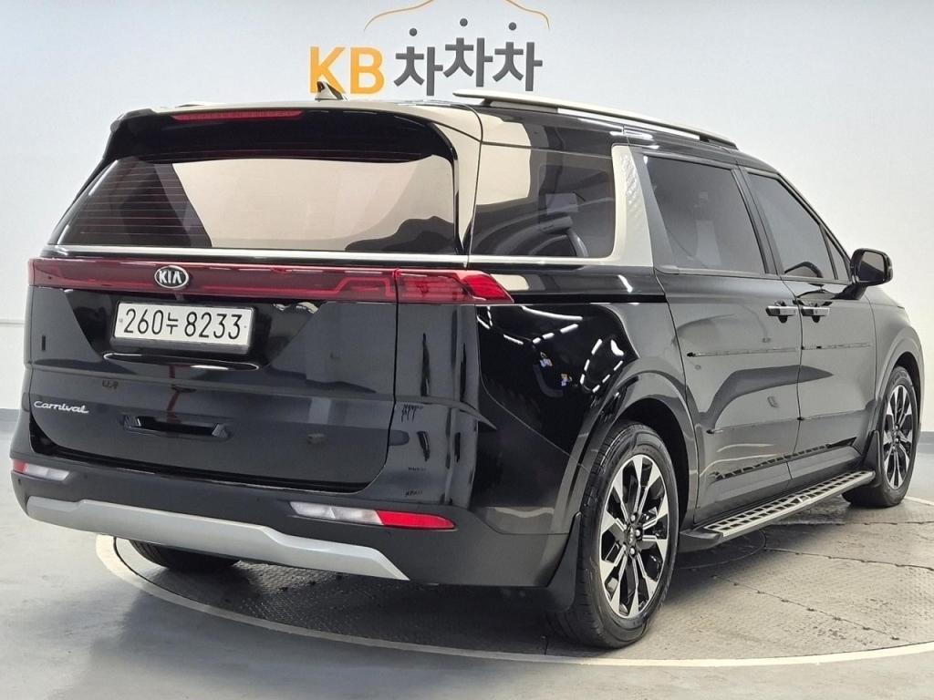 2021 KIA CARNIVAL (KA4) 9 -seater diesel Prestige