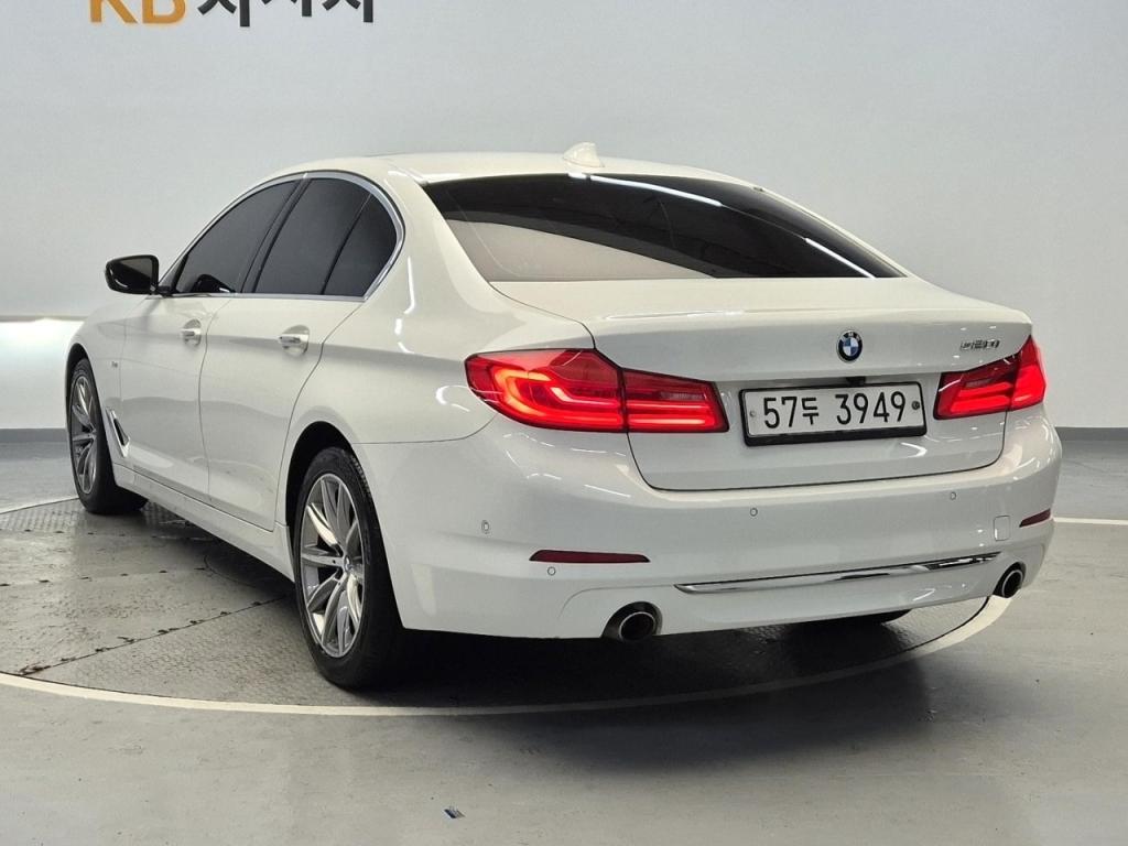 2018 BMW 5 SERIES (7Gen) 520i Power