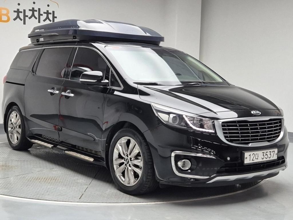 2015 KIA ALL NEW CARNIVAL 9 -seater diesel nobless