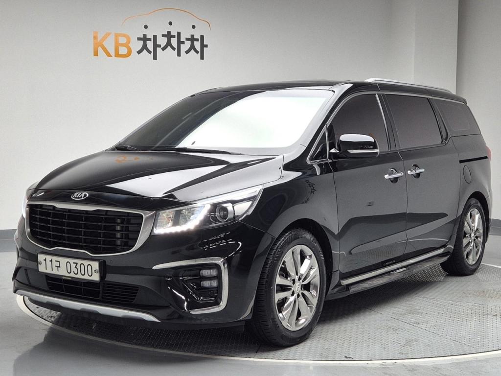 2017 KIA ALL NEW CARNIVAL 9 -seater diesel nobless